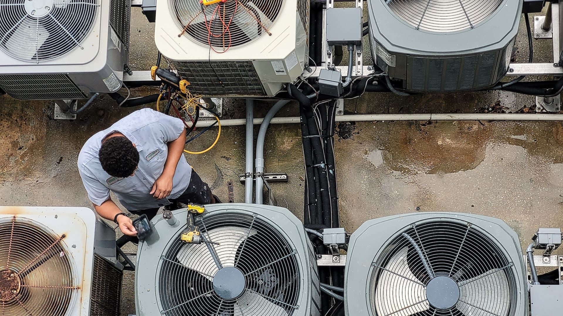You are currently viewing How Regular HVAC Maintenance Can Save Your Business Thousands